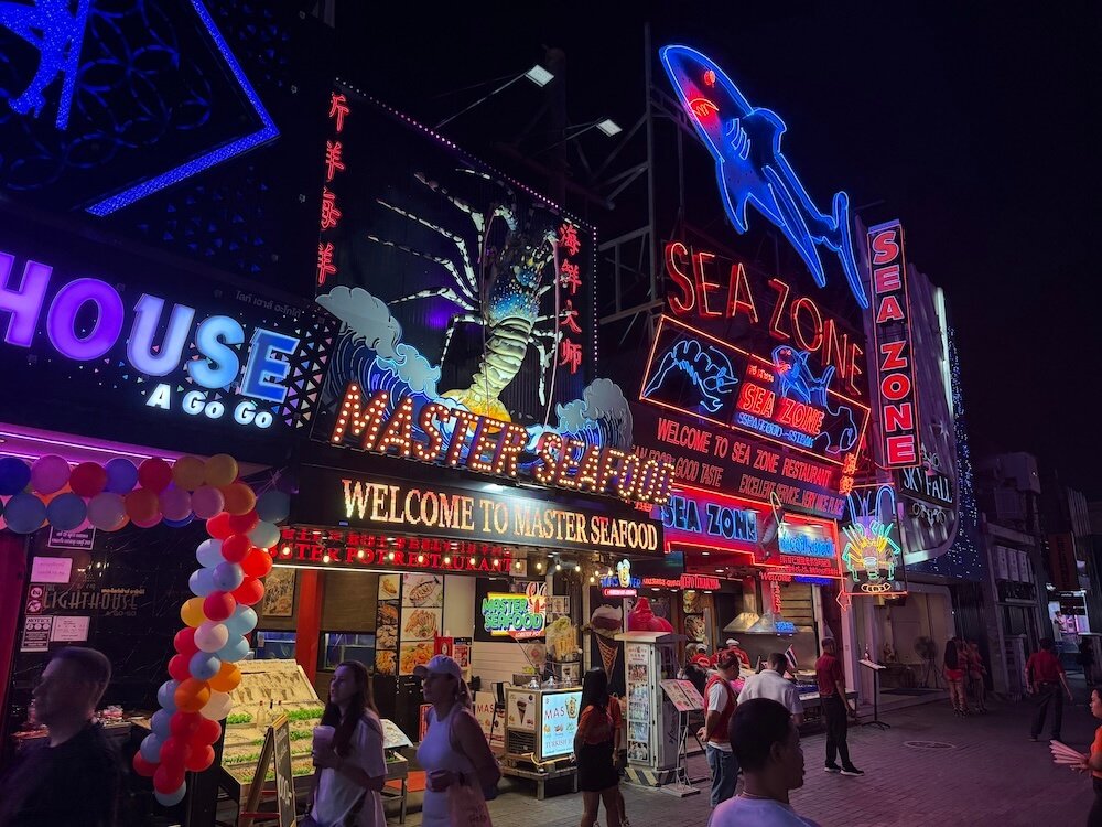 Pattaya Walking Street - Seafood Restaurants