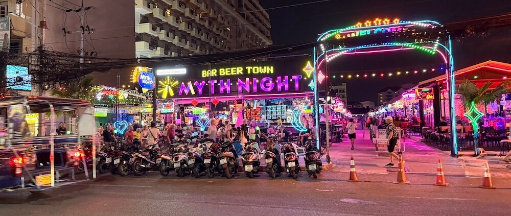 Myth Night Beer Bar Town - Pattaya Nightlife